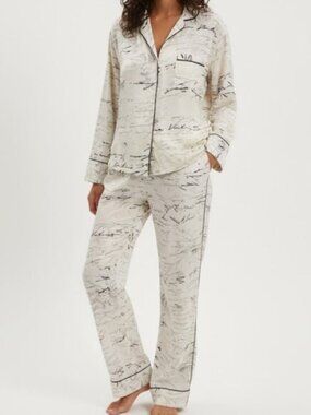 Victoria's Secret Women's 2-Piece Pajama Set Size M